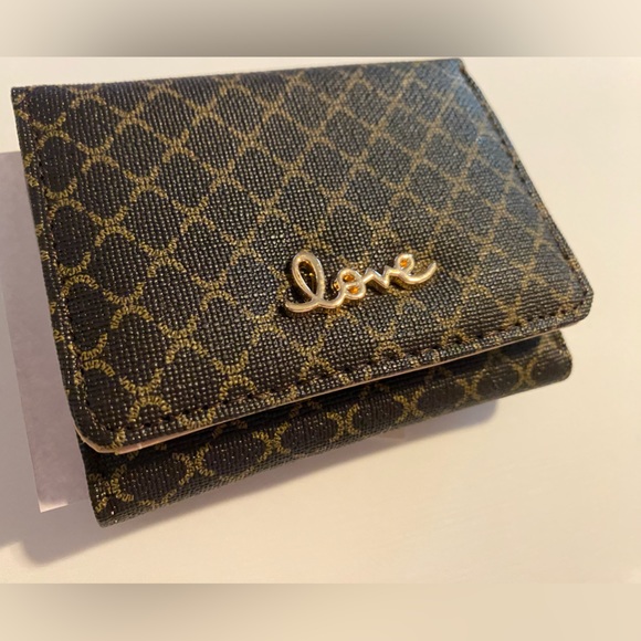 Dark brown wallet for women , light brown inside. It has space for coins - Picture 1 of 5